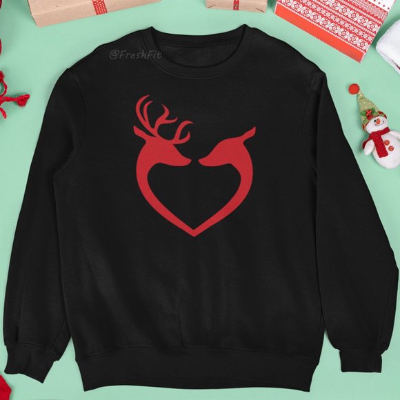 🆕Reindeer Love Heart Fleece Crew Sweatshirt Black - Picture 1 of 2